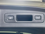 【パワーバックドア】スマートキーや運転席のボタンを押すだけでリアゲートが自動で開閉します!荷物を持っている時や、高い位置にあるバックドアを閉める際に便利な機能です♪
