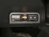 ハンドルの左下にETC2.0がついています。高速道路の料金所の通過も楽々です!。 カードの取り出しもしやすい場所についています。