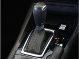 【シフトレバー】シフトもとても操作しやすいデザインになっております。運転する人の事を第一に考えた操作性の高い仕様です。