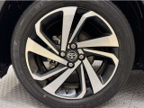 アルミホイール付き!「純正」なので車のデザインともマッチしています。