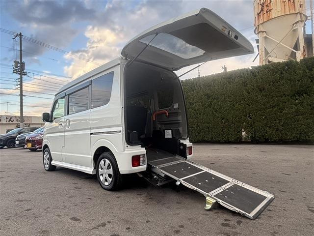 NV100クリッパーリオ チェアキャブ スローパー 車いす1基積み