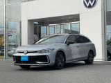 しっかりとしたプレスラインもVWの特徴です。光のゆがみがないきれいなボディが品質の高さの象徴です!