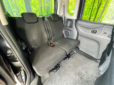 後部座席も気になるようなキズ・汚れやへたり等、大きなダメージはなく、良好な状態です。