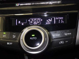 【オートエアコン】お好みの温度に設定して頂くと、車内の温度を自動調整♪快適にクルマの中を過ごして頂けます。