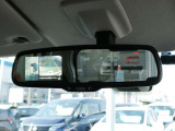 ルームミラーの片隅にアラウンドビューモニターの映像が映しだされます♪