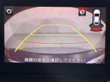 【バックモニター】後ろのカメラの映像をモニターに映し出すことができます!後方の見えない死角や、障害物との距離感をしっかり確認することができます!駐車が苦手な方におすすめです。