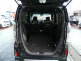 簡単に収納出来る後部座席。広大な空間が出現します。シートアレンジが多彩な点も特徴です。レジャー用品もたっぷりと積み込め、休日の過ごし方の楽しみを拡げてくれます。