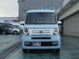 LEDヘッドライト装着車なので、夜間走行も明るく安全な走行をサポートいたします