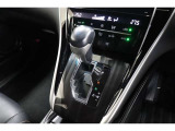 ハンドルからの移動が少なく操作がしやすいインパネシフトです。