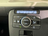 オートエアコンで快適な室内です。