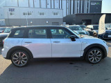 さらにMINI自動車保険にご加入頂きますとアップグレードし、エマージェンシーサービスプレミアムサービスをご利用いただけます。