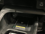 ワイヤレス充電器です!置くだけ充電が可能です♪対応したスマートフォンであれば、基本的に充電は可能です!