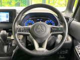 【純正革巻きステアリング】上質な革を使用することで、手にしっかり馴染みとても運転しやすいハンドルです♪