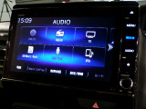 CD、DVD、Bluetooth、AM、FM、AUX、スマートフォン接続ができます。