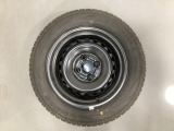 当社にてデモ走行時に装着していたワンシーズン使用の中古スタットレスタイヤ+ホイール4本セットを用意致しました。(2025年製、タイヤ+ホイールは現状渡し、保証対象外です)