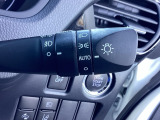 【オートライト(AUTO)】外の明るさをシステムが感知して、自動でヘッドライトが点灯します。ヘッドライトつけ忘れを防ぐ便利機能です
