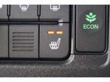 シートヒーター装備付き車!!座席に埋め込まれた電熱線によりシートを暖めることが出来る装備で、温められたシートは、寒い冬には最適です!!