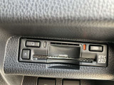 高速道路で便利な【ETC2.0】を装備しています。光ビーコン搭載で渋滞情報などナビゲーションと連動することで機能も充実いたします。他、観光施設に立ち寄るための高速料金割引サービス等もございます。