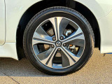 純正アルミホイール付ですので足回りもオシャレです!!