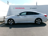 Honda認定中古車U-Selectは3つの安心をお約束します。  ・Hondaのプロが整備した安心  ・第三者機関がチェックした安心  ・購入後もHondaが保証する安心