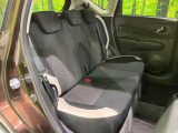 コンパクトカーですが、セカンドシートは十分な広さがあり快適にお乗りいただけます♪シートを倒して大きな荷物を積んだりと、用途の幅が広い1台です。