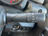 【 オートライト 】オートライトなのでライトの点け忘れを気にすることなく運転が出来ます。