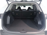 広々としたラゲージスペースを備えています。大きなものや長さのある荷物もしっかりと積み込めます。