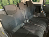 後部座席も気になるようなキズ・汚れやへたり等、大きなダメージはなく、良好な状態です。