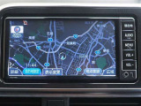 純正ナビを装備。タッチパネル式で使いやすく、お出かけもラクラクです。