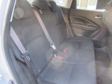 後部座席も乗り心地良好◎掲載後すぐに販売が決まってしまう場合もございますのでご来店前にお電話でご予約を頂ければ幸いです。