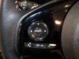 【ステアリングリモコン】ステアリングにオーディオ調節可能なスイッチが装備されていますので運転中でも視線をそらさずにオーディオの調節が可能です!