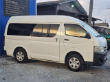 当店では、車両をご覧いただくために、事前の来店予約をおすすめしております。タイミングによっては他のお客様と商談中だったり、車両が一時移動している場合があるためです。