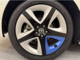 「トヨタ純正アルミホイール」を装着!純正なので車のデザインともマッチしています。高級感やスポーティーさを際立たせてくれます。