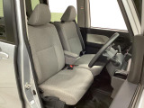 【運転席・助手席】内装ルームクリーニング済みです。しっかり綺麗にしていますので、是非、お確かめください。車に自信があるからこそ、是非一度ご来店頂き内外装も見てもらえると幸いです。
