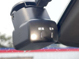 前後にドライブレコーダー装備です!もしもの時やあおり運転など、映像記録は証拠になるのであると安心ですね!