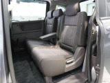 【セカンドシート】ゆったり快適に座っていただけますので、楽しくドライブに参加できます。