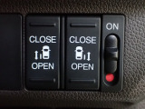 運転席からもスライドドアをボタン操作でスピーディーに開閉できます!またスマートキーでも操作できるので便利です。