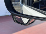 [ サイドアンダーミラー]助手席下の見づらい部分もこの小さなミラーがあることで安心です☆