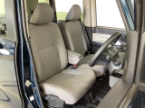 【運転席・助手席】内装ルームクリーニング済みです。しっかり綺麗にしていますので、是非、お確かめください。車に自信があるからこそ、是非一度ご来店頂き内外装も見てもらえると幸いです。