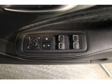 運転席ドアスイッチ回りの画像です。