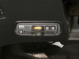 ハンドルの左下にETCがついています。高速道路の料金所の通過も楽々です!。 カードの取り出しもしやすい場所についています。