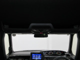 純正オプションのルーフコンソールBOXを装着しています。運転席上部に小物入れが増えて便利です。