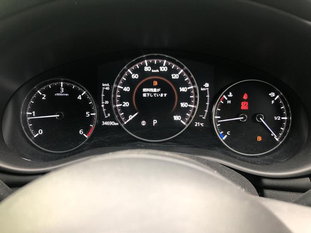 マツダ MAZDA3ファストバック 1.8 XD バーガンディ セレクション の