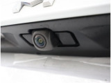バックカメラが付いているので後方確認が非常にしやすいです。今や運転初心者も熟練者も必須装備!ついていて損はないですね♪
