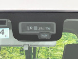 【スズキ セーフティサポート】走行中に前方の車両等を認識し、衝突しそうな時は警報とブレーキで衝突回避と被害軽減をアシスト。より安全にドライブをお楽しみいただけます。