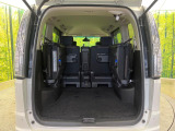 後席を格納すると、これだけの広さが!シーンに合わせたシートアレンジで、大きな荷物も積むことが出来ます♪