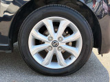 純正アルミホイール付ですので足回りもオシャレです!!
