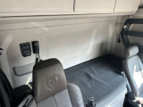 運転席の後ろも広いです!
