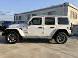 Jeep通はモデルコードで呼びます。Jeepには名前を変えずに進化してきたモデルはいくつもあります。その為、モデルはモデルコードによって呼び分けられています。