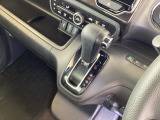発進時から滑らかに加速する無段階変速のCVTはストップ&ゴーの多い街の中も快適です